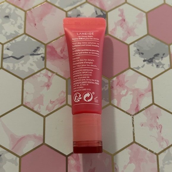 LANEIGE Lip Glowy Balm - Picture 2 of 3